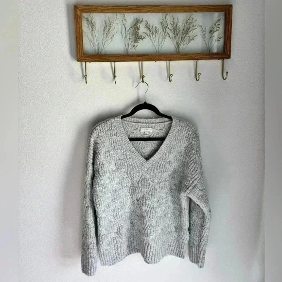Lucky brand grey sweater in size medium unique knit! - Picture 1 of 5